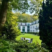 Witte Berken Natuurhotel، فندق في إب