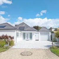 One Elms Way - Sleeps 8 - West Wittering, hotel West Witteringben