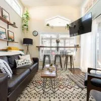 Rustic Escape Fireplace, BBQ Grill & Scenic Views, Hotel in Woodland Park