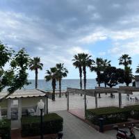 ALQUILER PISO BLANES con VISTAS AL MAR, hotel a Blanes