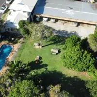 Viesnīca Bargara Beach Motor Inn budget accommodation pet friendly on application pilsētā Bargara