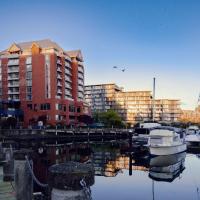 Coast Victoria Hotel & Marina by APA, hotel poblíž Victoria Inner Harbour Airport - YWH, Victoria