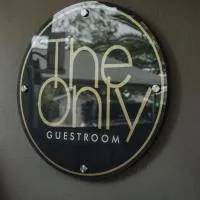 The Only Guestroom, hotel v Kathuju