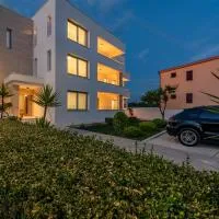 Rooms & Apartments Niko، فندق في سوكوشان