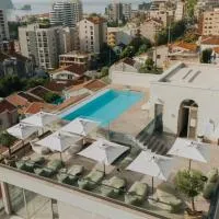 Infinity Hotel & More، فندق في بودفا