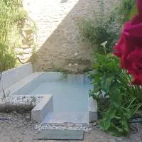 Albergue Sansol - El oasis del camino francés - Exclusivo para peregrinos โรงแรมในSansol