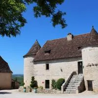 Hôtel Les Vieilles Tours Rocamadour – hotel w mieście Rocamadour