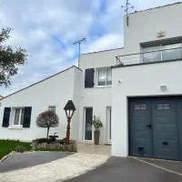 Maison Serenity aytre, hotel v destinaci Aytré