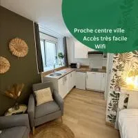 LE VEGETAL / Nay centre, hotel sa Nay