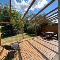 Wilkasy- Giżycko Przestronny apartament nad jeziorem Tajty - 120 m2 tylko dla Ciebie, hótel í Wilkasy