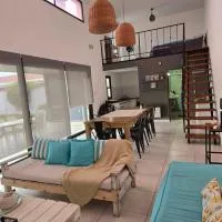 Loft Amplio y moderno con parque CASARENT、Carlos Casaresのホテル