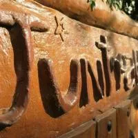 จันทรา รีสอร์ต เอราวัณ Jantra Resort Erawan Kanchanaburi, hotel a Tha Kradan