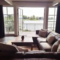 Strandhaus Chiemsee, hotel v destinácii Übersee