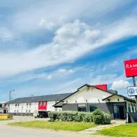 Ramada by Wyndham Dawson Creek, hotel u gradu Doson Krik