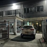 Sunset Serenity Retreat in Ranadi-Free High Speed Wifi near great coffee Bar 2Beds Apt, hotel near Honiara International Airport - HIR, Panatina