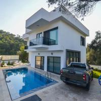 Luxury Villa with Pool, hotel in zona Aeroporto di Dalaman, Dalaman