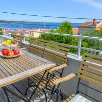 Apartment Luisa, hotell sihtkohas Nerezine