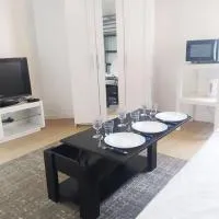 Charmant Studio au Calme Proche Rer Stade de France Paris,斯坦的飯店