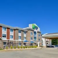 Holiday Inn Express Hotel & Suites Carthage by IHG, hotel v destinaci Carthage