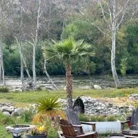 Sequoia River Front Cabins: Three Rivers şehrinde bir otel