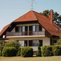 Hubertus Vadászház, hotel en Újudvar
