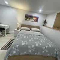 Garden City-Private 1BR Full Apt, hotel em Halifax
