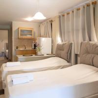 Lazaros Beachfront Apartments & Studios, hotel v destinaci Vourvourou