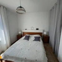 Hébergement à la campagne, hotel em Évenos