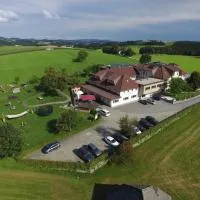 Langs Wirtshaus, מלון בSankt Ulrich im Mühlkreis