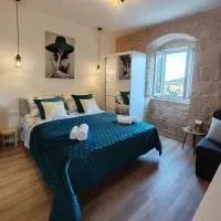 Studio Apartment Maria โรงแรมในซินย์
