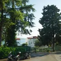 Elly, hotel en Ankaran