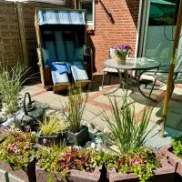 SEGELund - Zeit für uns- ruhige und sonnige Ferienwohnung mit Terrasse und Garten nahe Strand und Ostsee, готель у місті Шенгаґен