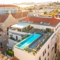 Five Seas by Inwood Hotels, hotel u Kanu