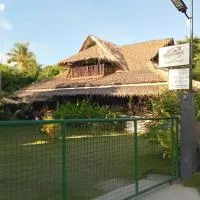 Weeroona Huts Homestay Pacifico, hôtel à San Isidro