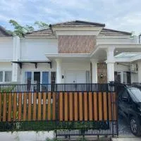 Lulu's Guest House, hotel v destinaci Purwokerto