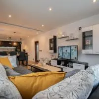 Hyggemate - 2 Bed Room Warm Stay in Sarnitsa, hotell i Sarnitsa