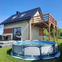 Przy jeziorze - domek na Kaszubach z balią,Rokity的飯店