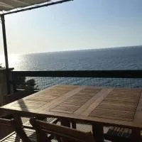 CASA SUL MARE con splendida vista e accesso diretto alla spiaggia, Hotel in Porto Alabe