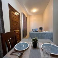 Modern 1-bedroom Apartment with Full-Bed, hotel near Sibulan Airport, Sibulan