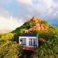 Makgobelo Lodge -The White House - Solar powered โรงแรมในGa-Mokalapa