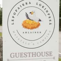 Lepopaikka Lokinpesä, Majoitus ja Camping, hotel em Ahlainen