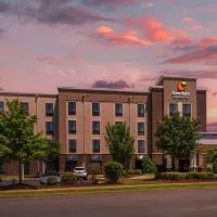Viesnīca Comfort Inn & Suites At CrossPlex Village Birmingemā
