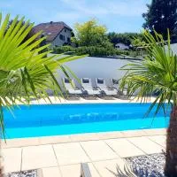 Luxury Villa Vienna, Hotel in Mauerbach