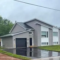 Cozy Basement Apartment, hotel u gradu Shediac