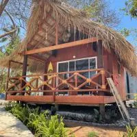 Cabaña Buganvilia Punto Surf Barra La Saladita, hotelli kohteessa La Salada