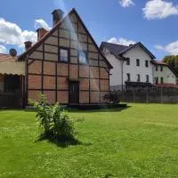 Izby Gościnne Stara Olejarnia، فندق في نوفي دفور غدانسكي