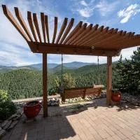 Starry Mountain Manor! Infinity Swing, Decks, Spa, hotel din Bailey