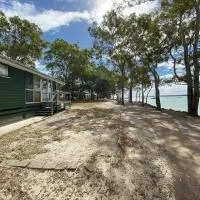 Viesnīca Stafford Hall - Burrum Heads- Riverfront- 3BR- Great Views pilsētā Burrum Heads