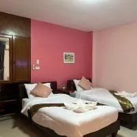 โรงแรมตะวันไท, hotel a Ban Krabi Yai