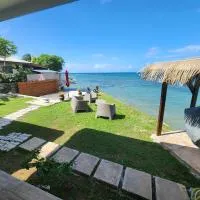 Studio bord de mer Fare Tahitea Pension, hotel i Taputapuapea